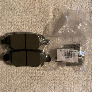 2004-2012 Rear Brake Ceramic Pads for Chevrolet/Pontiac/Saturn READ DESCRIPTION
